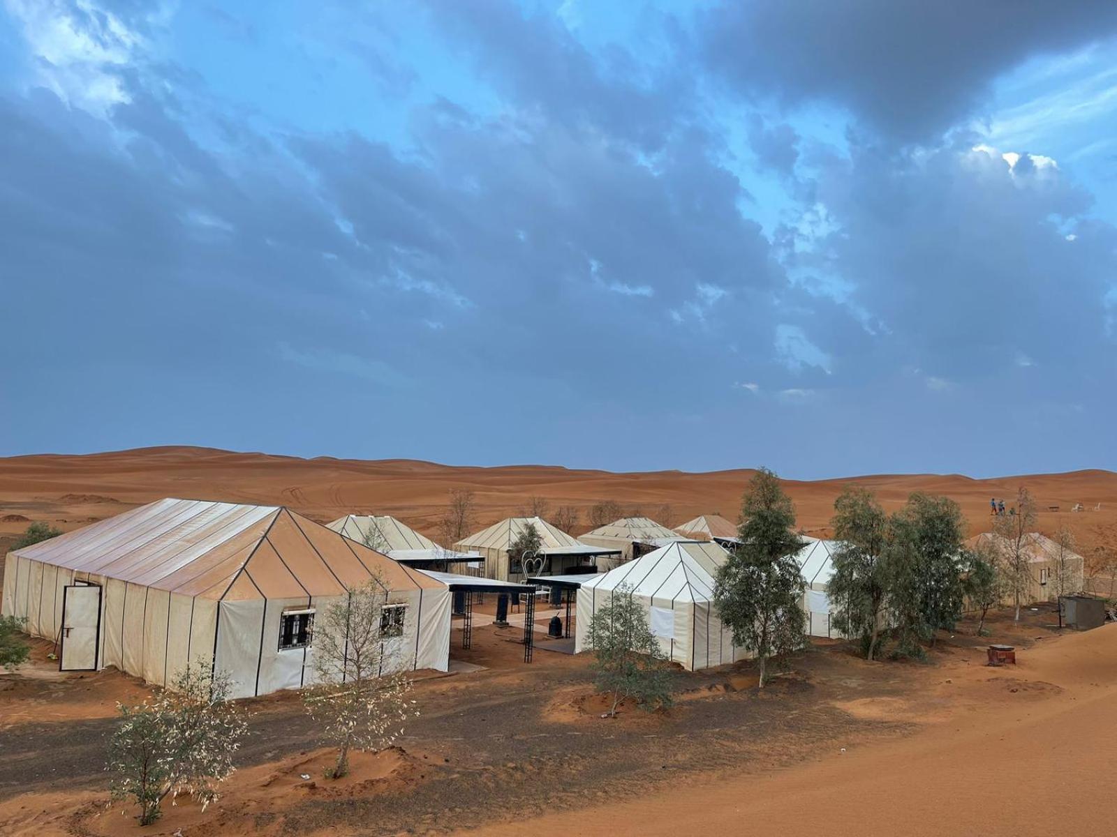 Toop Luxury Camp Hotel เมอร์ซูกา ภายนอก รูปภาพ